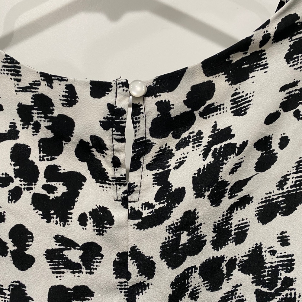 Patterned Blouse - Picture 9 of 9